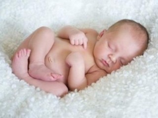 Младенцам нельзя спать при включенном свете